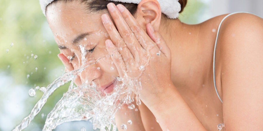 Masajul facial și binefacerile apei termale sulfuroase asupra tenului