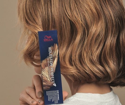 Contururi clare, personalitate puternică: părul scurt în prim-plan