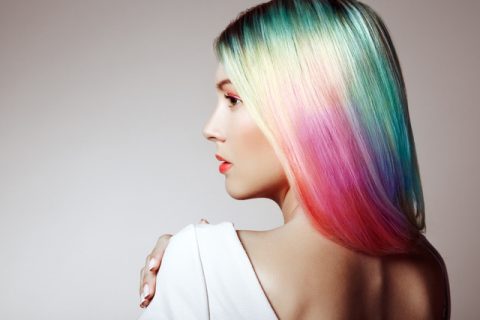 Demi-permanentă sau semi-permanentă? Cum alegi corect tipul de colorare pentru părul tău?