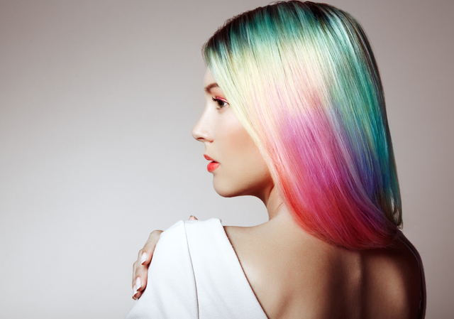 Demi-permanentă sau semi-permanentă? Cum alegi corect tipul de colorare pentru părul tău?