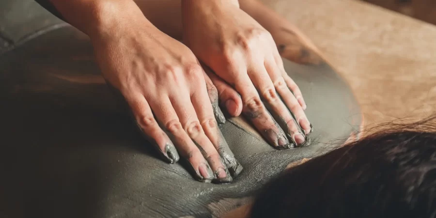 Ritualuri care trezesc primăvara: 3 masaje pentru un nou început