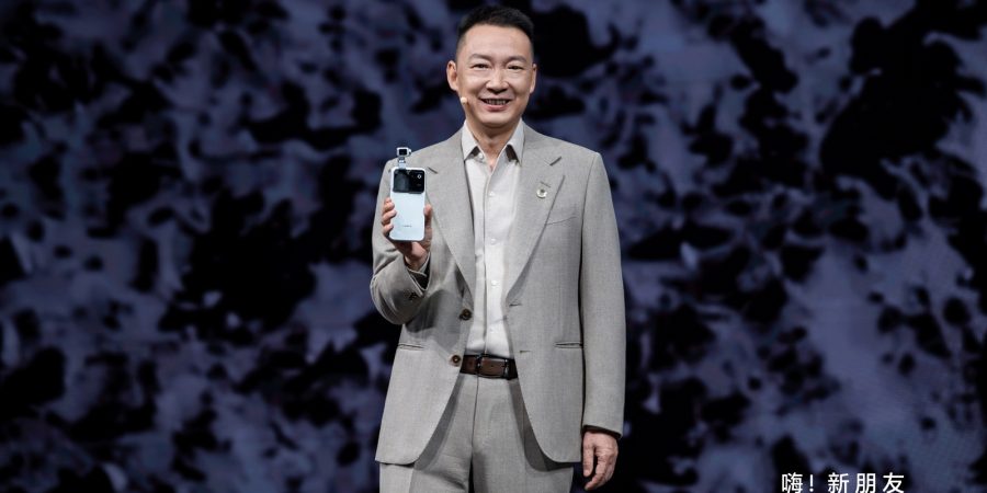 HONOR lansează revoluționarul Robot Phone și deschide o nouă eră a filmării cu telefonul prin robotică și inteligență artificială