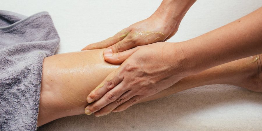 Top 3 masaje de toamnă: ritualuri care încălzesc, repară și echilibrează corpul